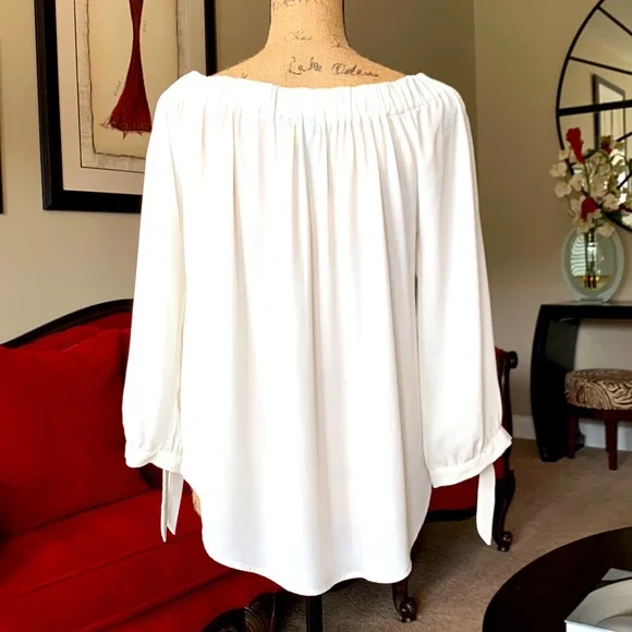 Cream Express Blouse!! Professional and Super Cute on!! - Picture 2 of 2